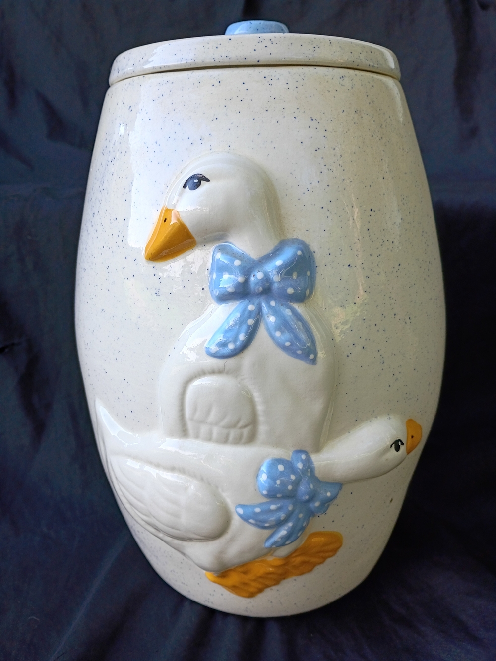 Vtg 10.4" Tall Molded Country Geese Blue Bow Geese Ceramic Canister with Lid
